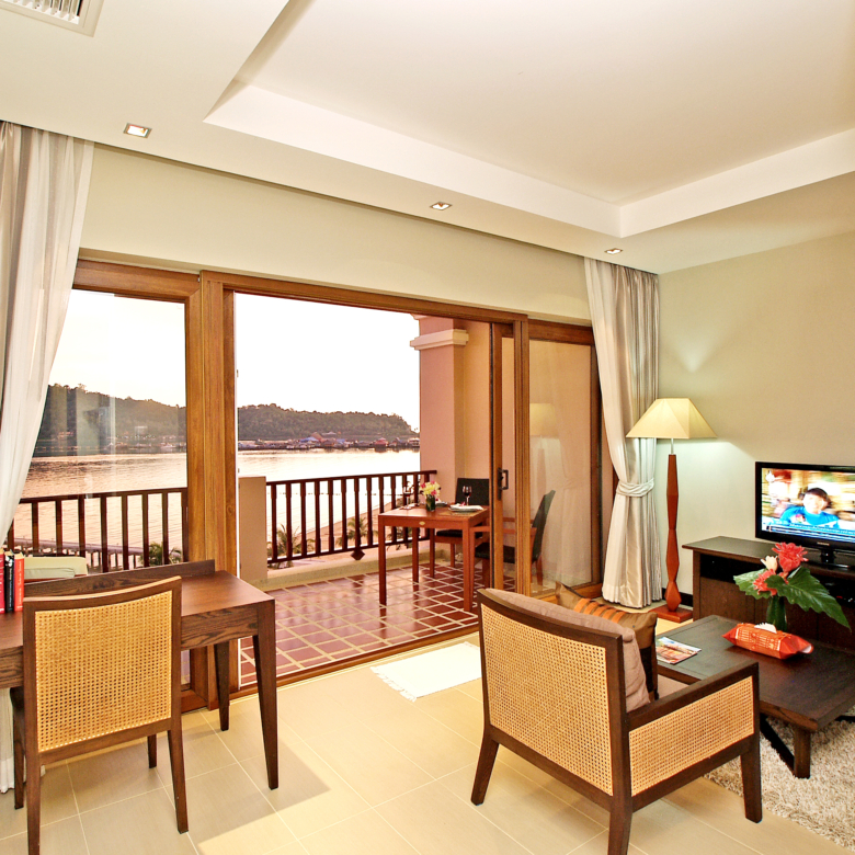 Luxury beachfront apartment for sale in Koh Chang by Koh Chang Properties – panoramic views, private pier, and 5-star facilities.