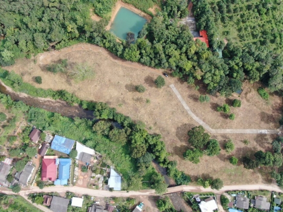 Vacant land for sale in a prime location with flexible plot sizes, ready to build, featuring Chanote title and utility connections. Contact Koh Chang Properties - 0827924963